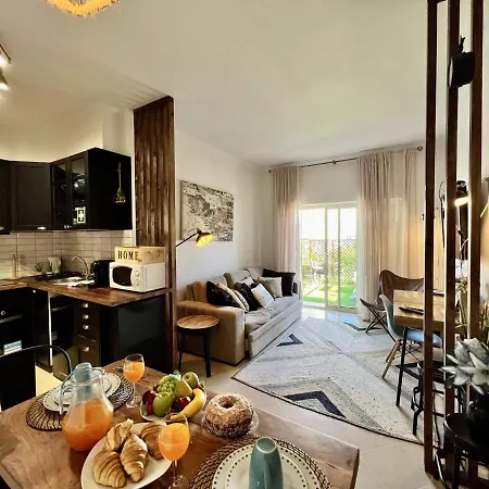 Stylish 1 By Homing Apartment